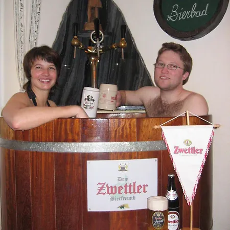 Gasthof Zur Kirche Guest house Kottes