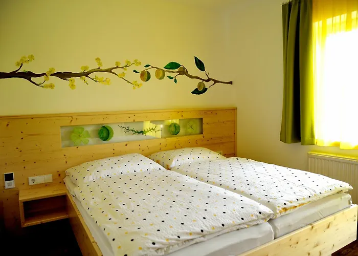 בית הארחה Zur Kirche 3*