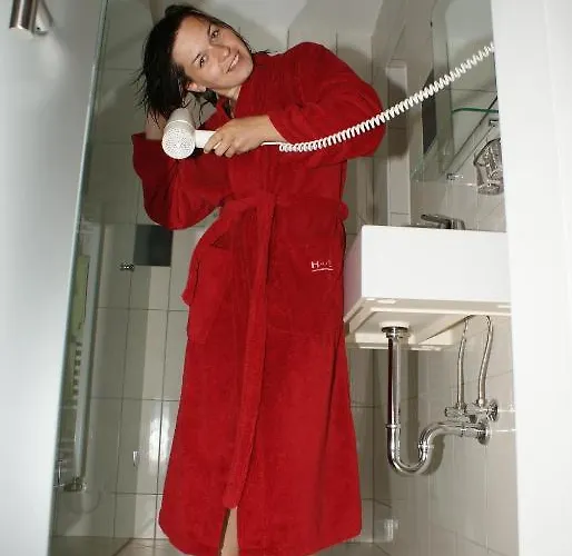 בית הארחה Zur Kirche 3*