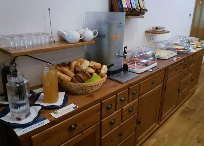 בית הארחה Zur Kirche 3*